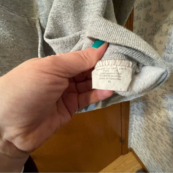 Disney Parks World Happy Holidays Christmas Jacket Youth XL Zip Hoodie - Picture 4 of 6